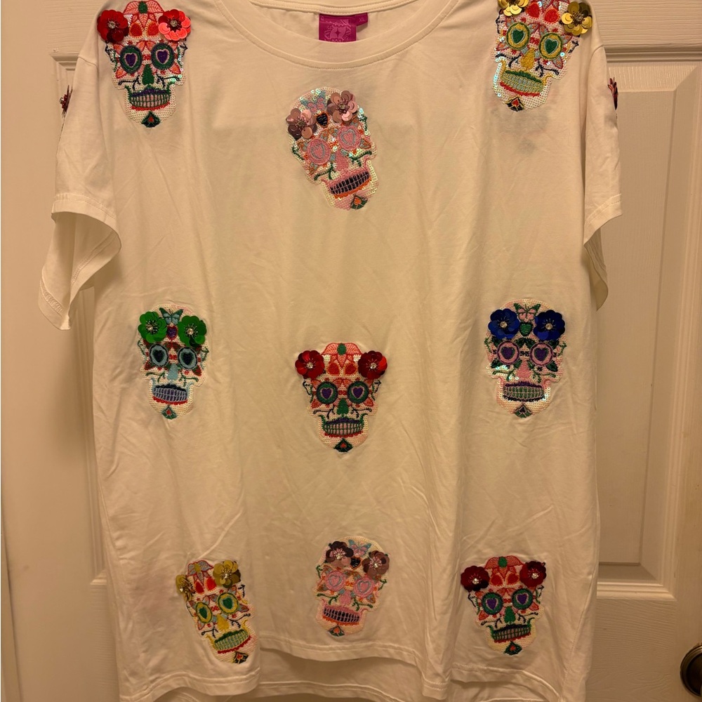 QUEEN OF SPARKLES white sugar skull flowers tee